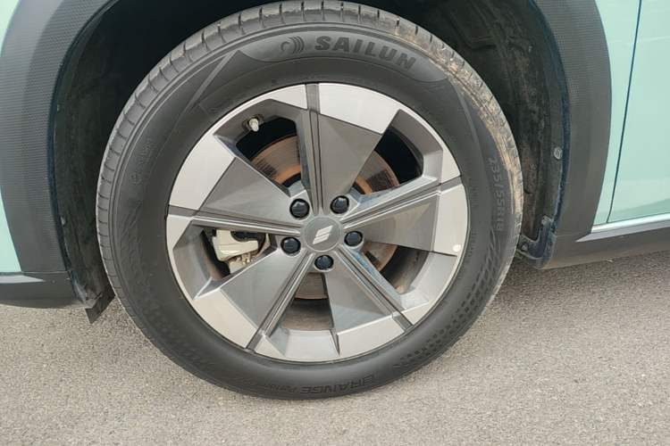 Used Livan 7 2023 605 km ZHU FENG Left Front Wheel Hub