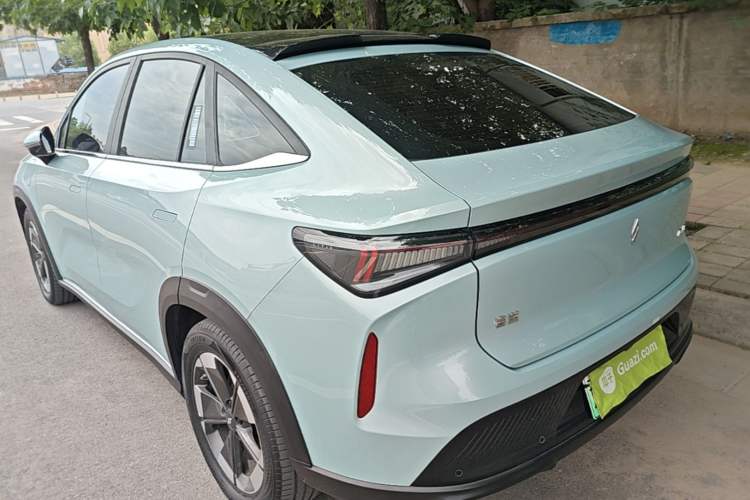 Used Livan 7 2023 605 km ZHU FENG Rear Left 45 Deg
