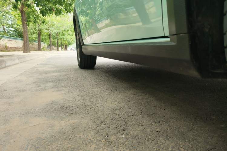Used Livan 7 2023 605 km ZHU FENG Right Side Sill