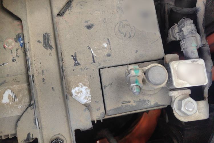 Used Livan 7 2023 605 km ZHU FENG Engine Bay