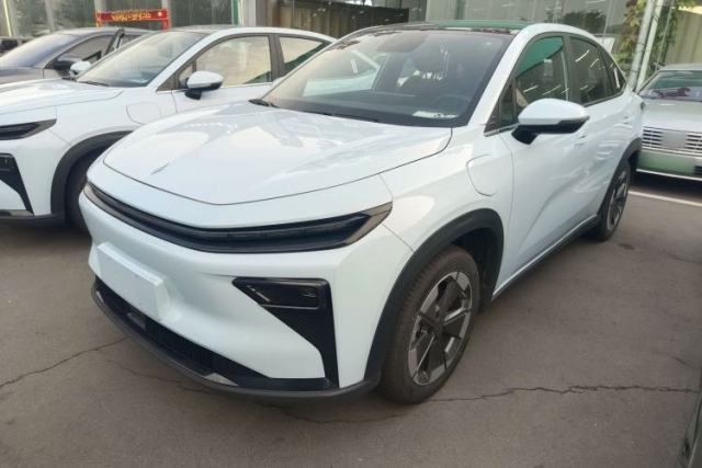Used Livan 7 2024 605 km Glory Edition