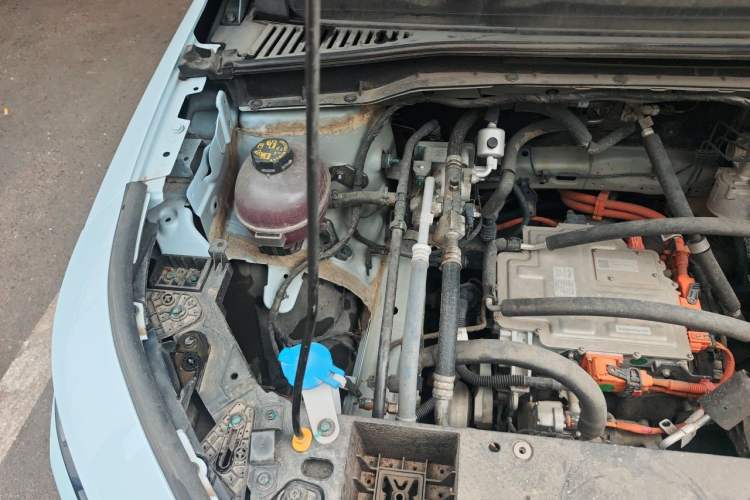 Used Livan 7 2024 450km Glory Edition Engine Bay Right