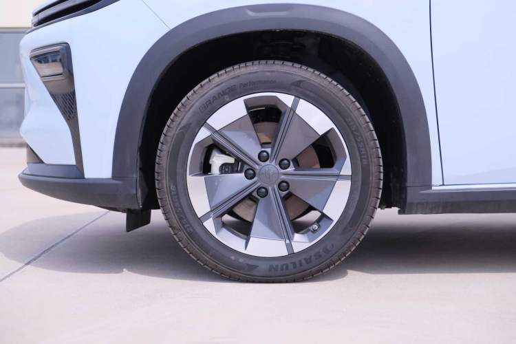 Used Livan 7 2024 605 km Executive Glory Edition Exterior 8