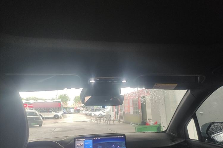Used Livan 7 2024 605 km Executive Flagship Edition Headliner