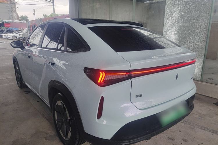 Used Livan 7 2024 605 km Executive Flagship Edition Rear Left 45 Deg