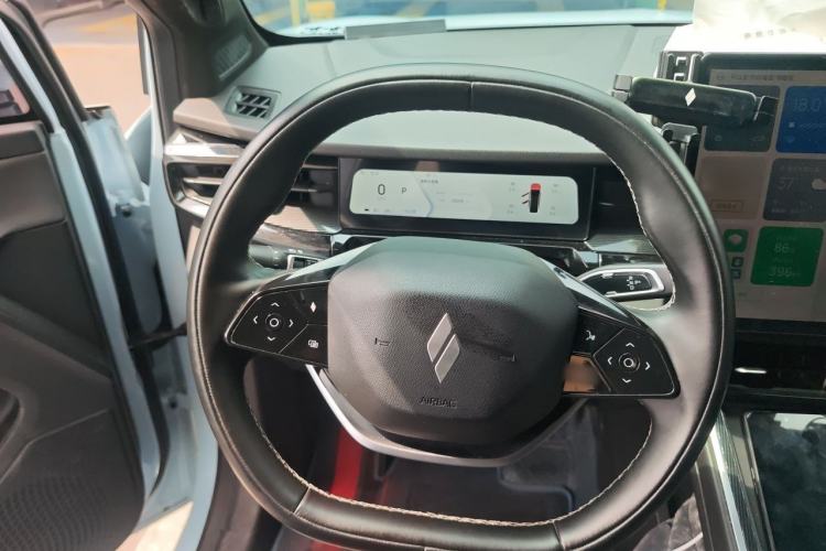 Used Livan 7 2024 450km Glory Edition Steering Wheel
