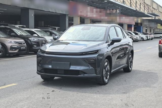 Used Livan 7 2024 605 km Glory Edition