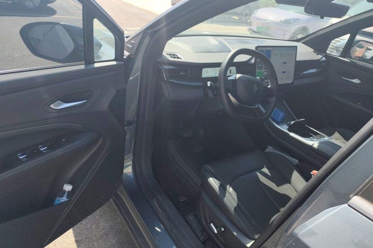 Used Livan 7 2024 605 km Glory Edition Driver Seat