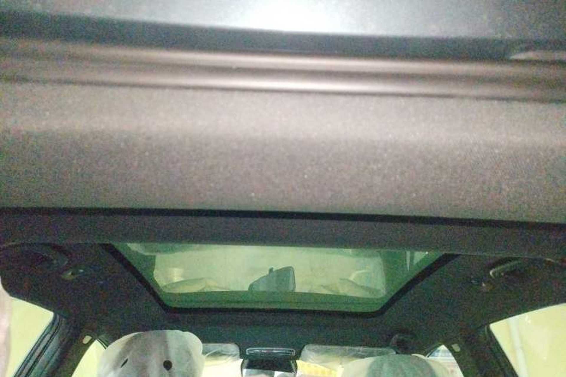 Used Livan 7 2024 605 km Glory Edition Headliner