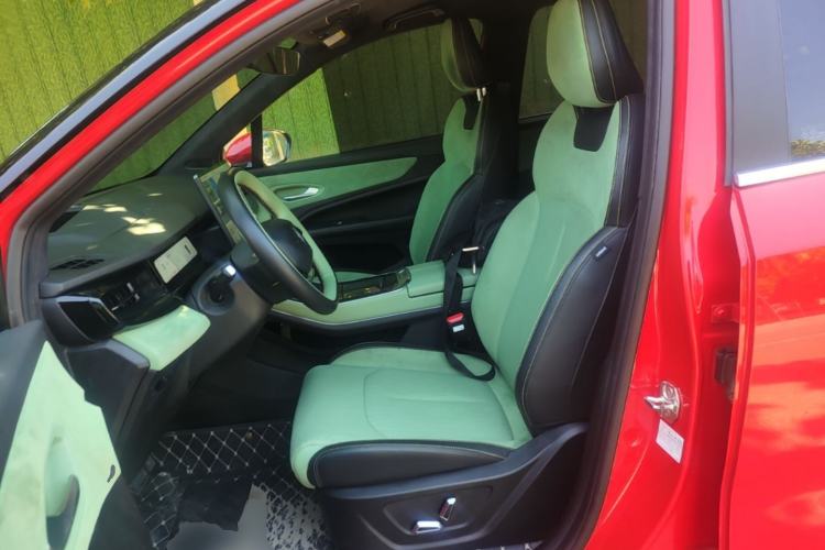 Used Livan 7 2024 605 km Executive Flagship Edition Left Front Seat