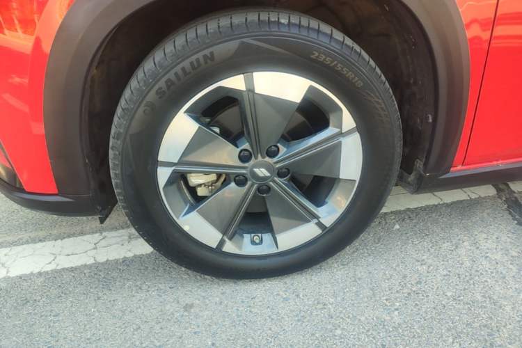 Used Livan 7 2024 605 km Executive Flagship Edition Left Front Wheel Hub