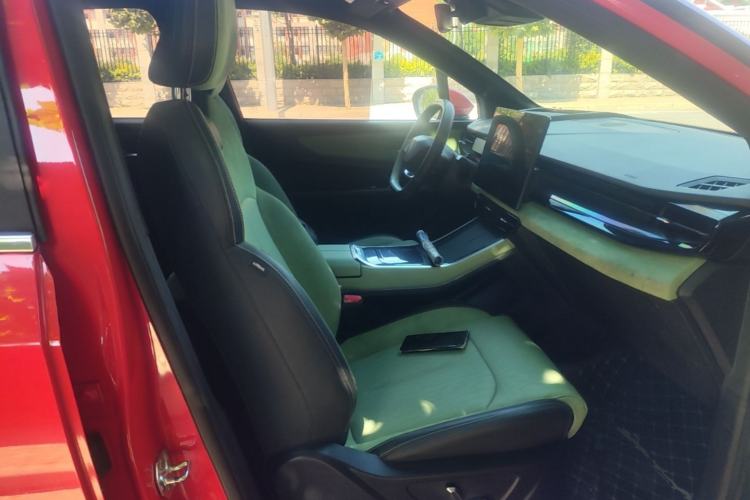 Used Livan 7 2024 605 km Executive Flagship Edition Right Front Seat