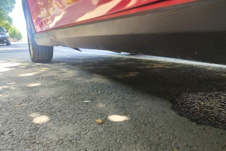 Used Livan 7 2024 605 km Executive Flagship Edition Right Side Sill