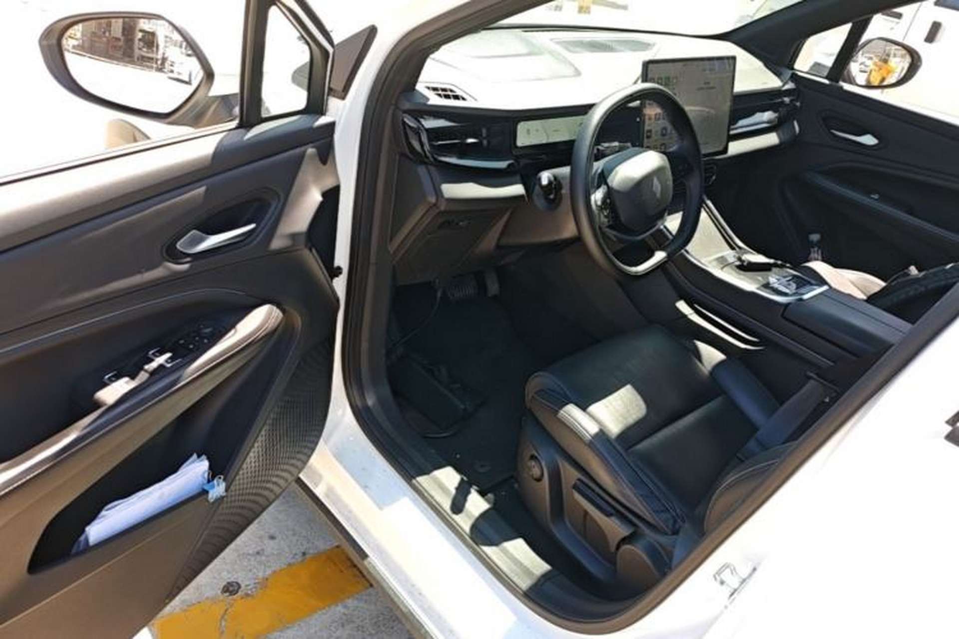 Used Livan 7 2024 450km Glory Edition Driver Seat