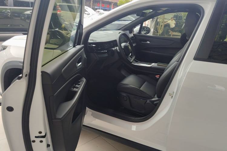 Used Livan 7 2024 450km Glory Edition Driver Seat