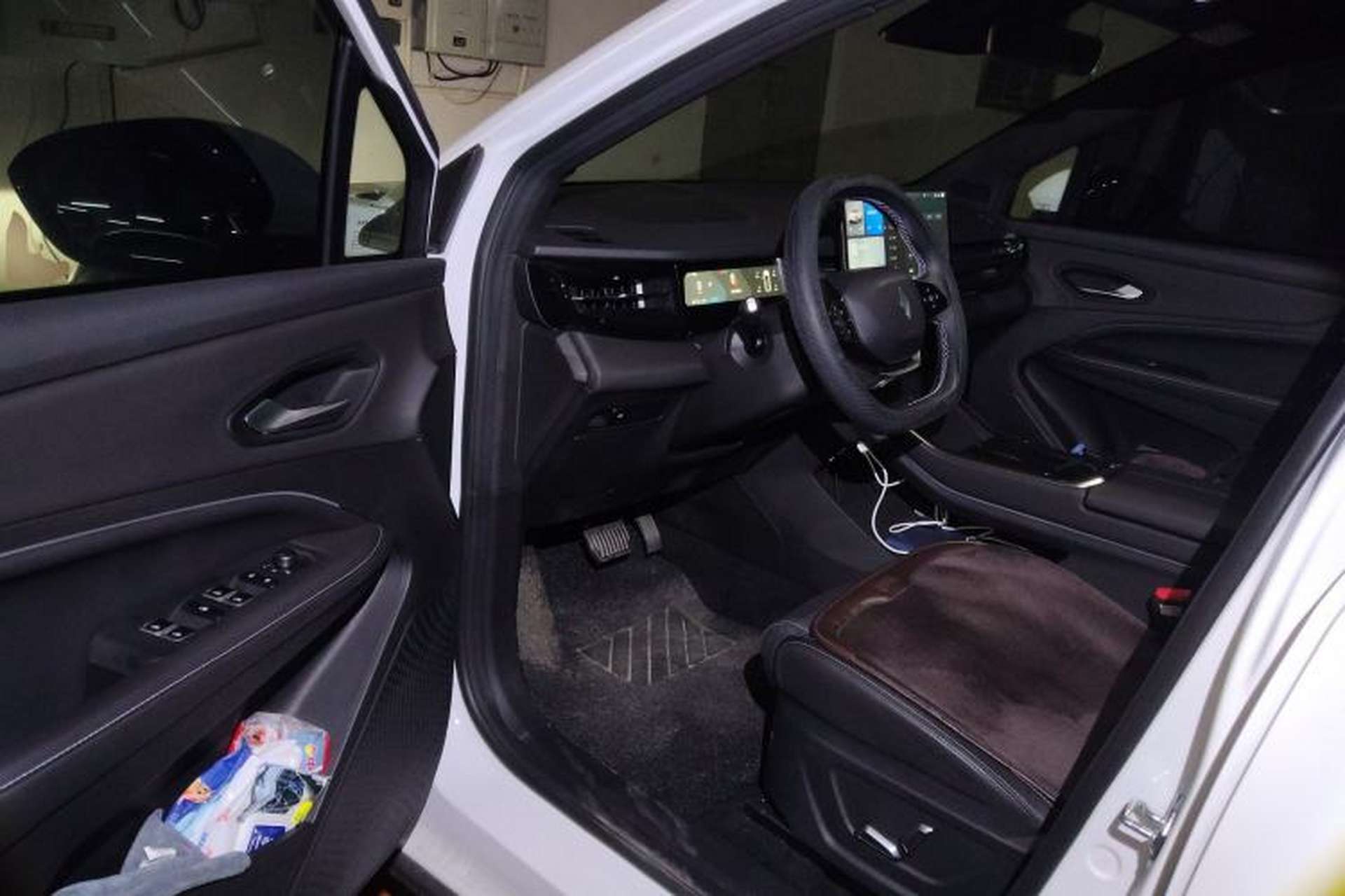 Used Livan 7 2024 450km Executive Version Driver Seat