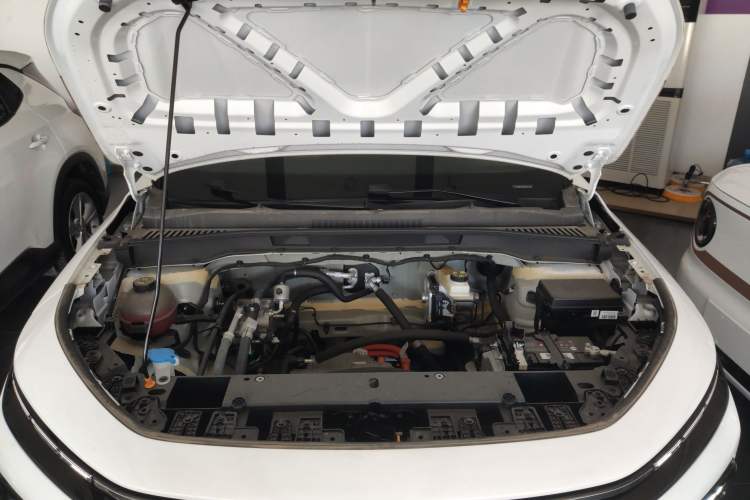 Used Livan 7 2024 605 km Wealth Edition Engine Bay