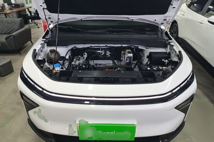 Used Livan 7 2024 605 km Glory Edition Engine Bay