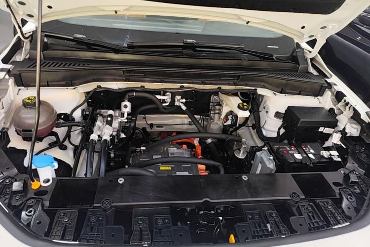 Used Livan 7 2024 605 km Glory Edition Engine Bay