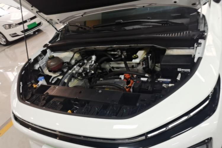 Used Livan 7 2024 450 km Business Glory Edition Engine Bay