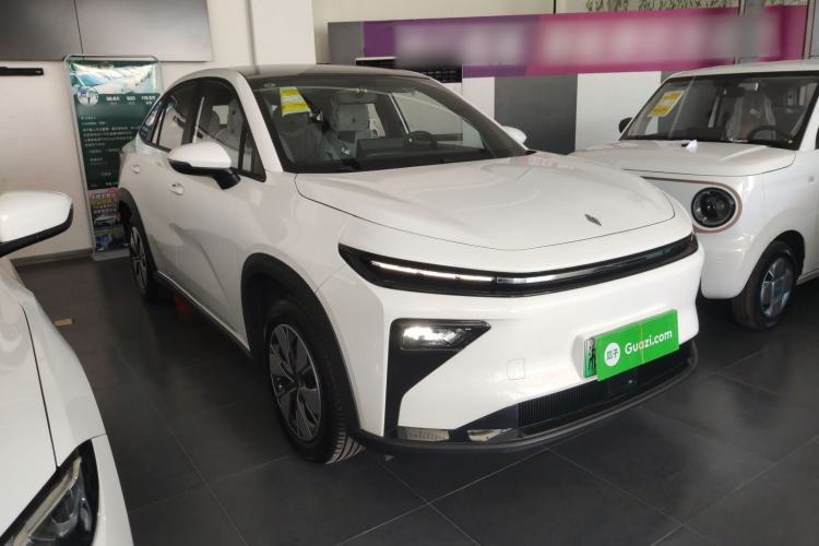 Used Livan 7 2024 605 km Wealth Edition Exterior 1
