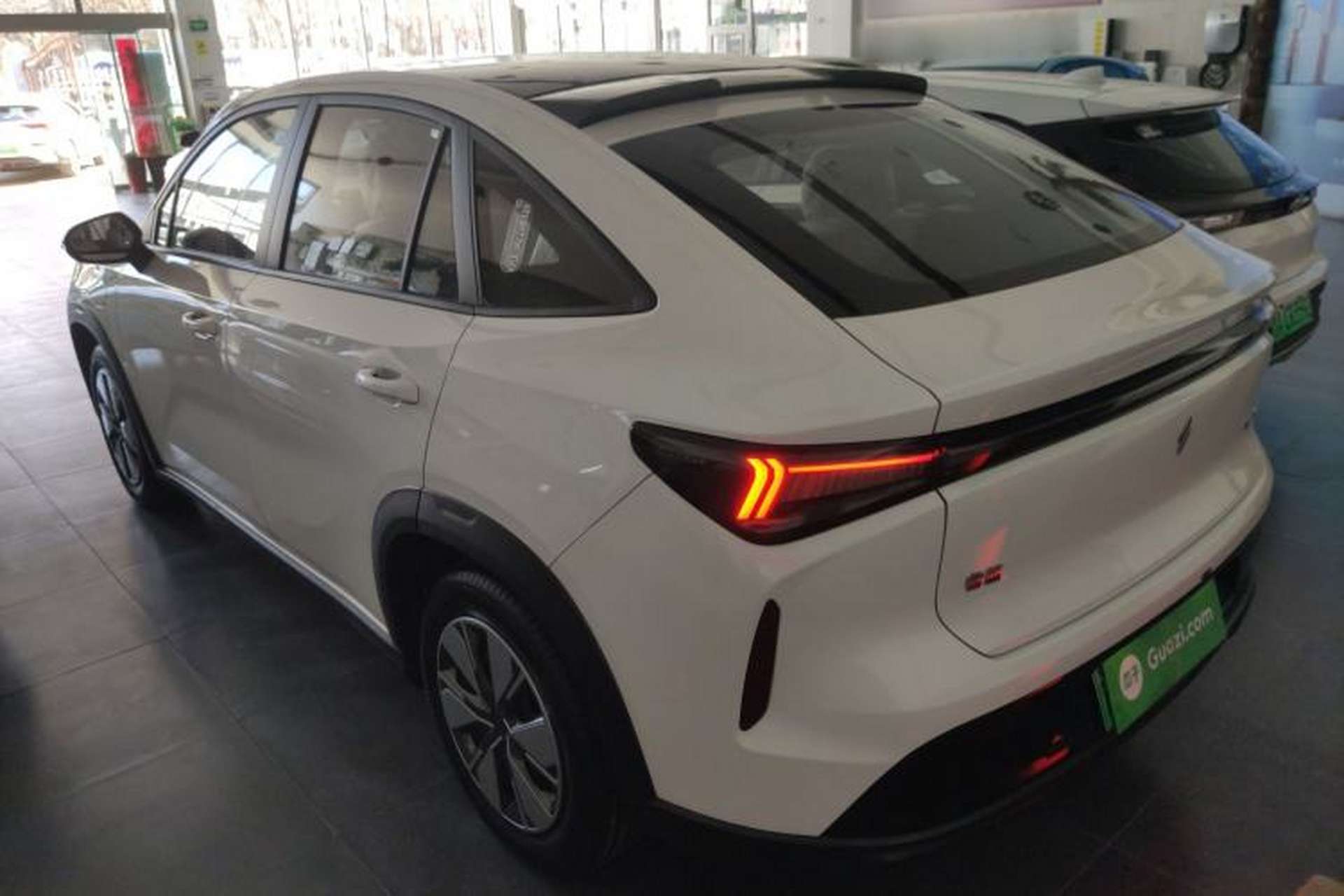 Used Livan 7 2024 605 km Wealth Edition Exterior 2