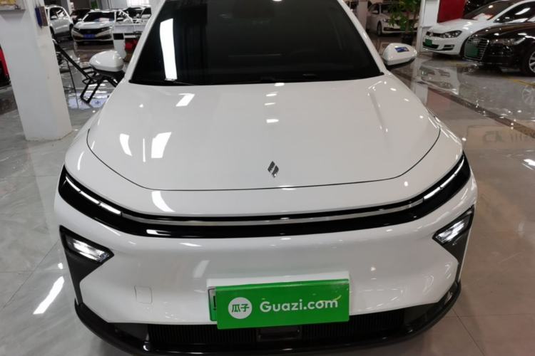 Used Livan 7 2024 450 km Business Glory Edition Front