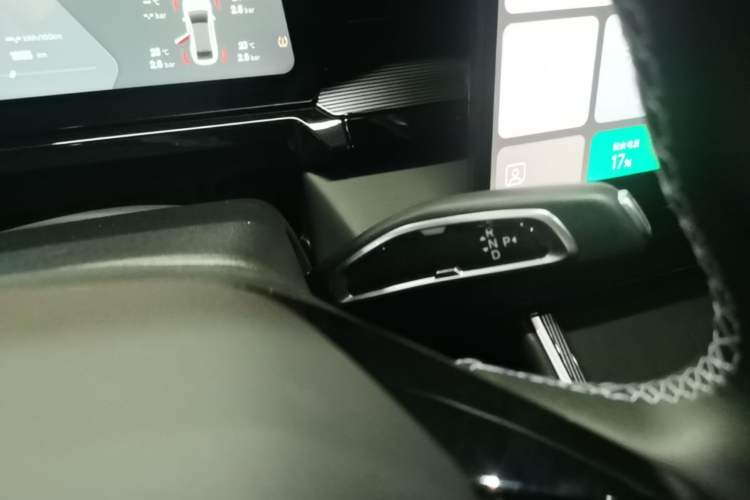 Used Livan 7 2024 450 km Business Glory Edition Gear Lever