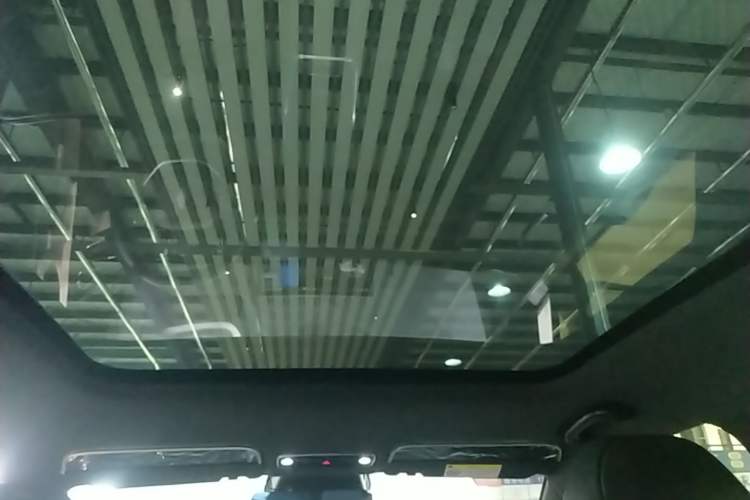 Used Livan 7 2024 450 km Business Glory Edition Headliner