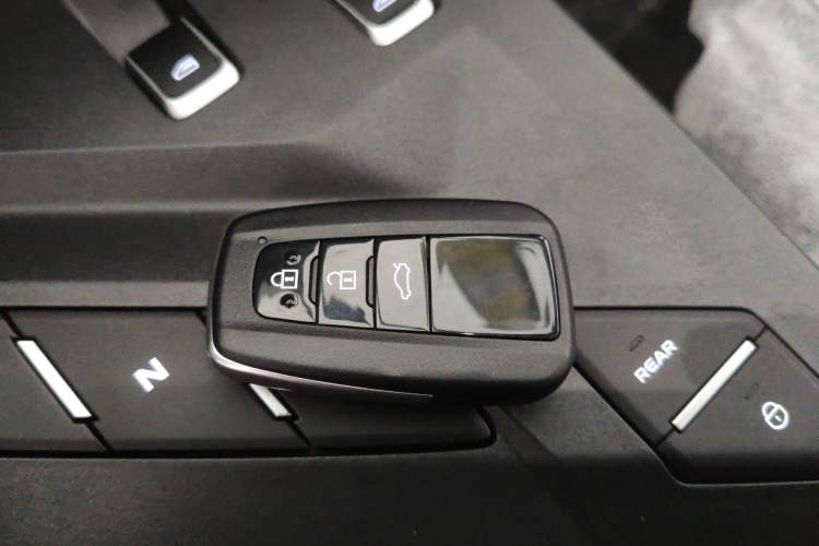 Used Livan 7 2024 605 km Wealth Edition Interior 1