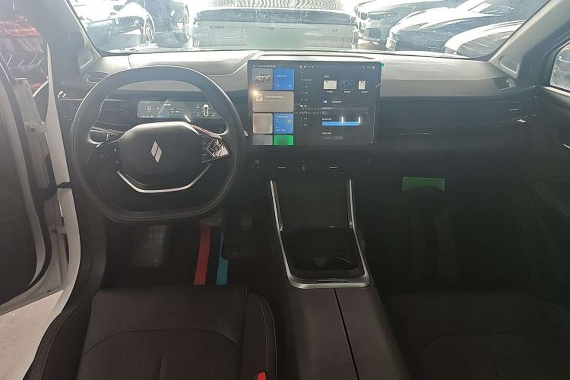 Used Livan 7 2024 605 km Glory Edition Interior 2