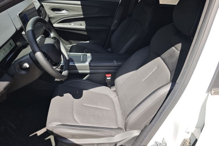 Used Livan 7 2024 450km Executive Version Left Front Seat