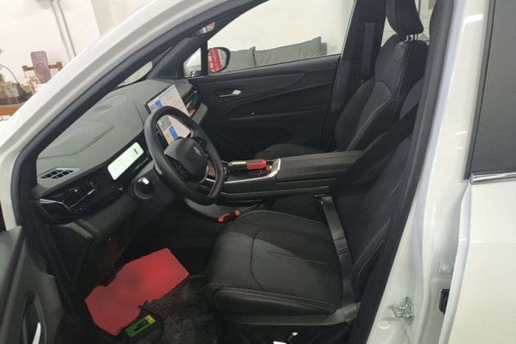 Used Livan 7 2024 605 km Glory Edition Left Front Seat