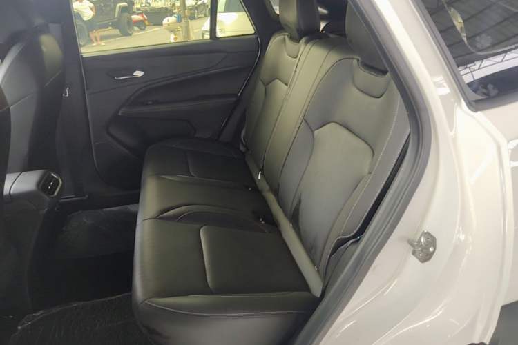 Used Livan 7 2024 450km Glory Edition Left Rear Seat