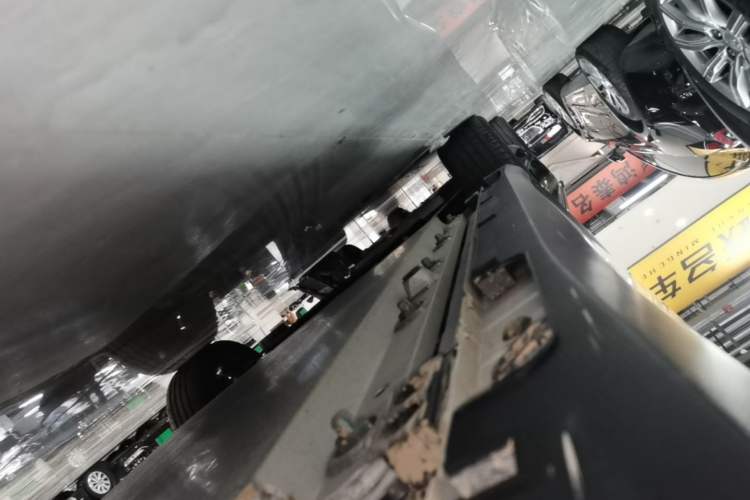 Used Livan 7 2024 450 km Business Glory Edition Left Side Sill