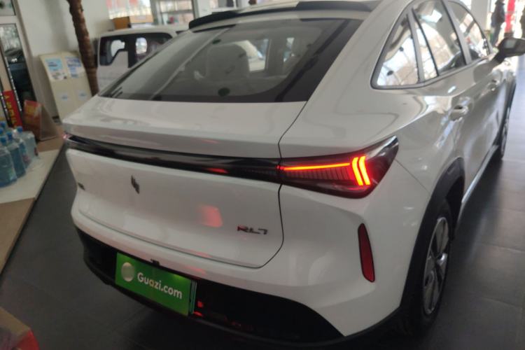Used Livan 7 2024 605 km Wealth Edition Rear