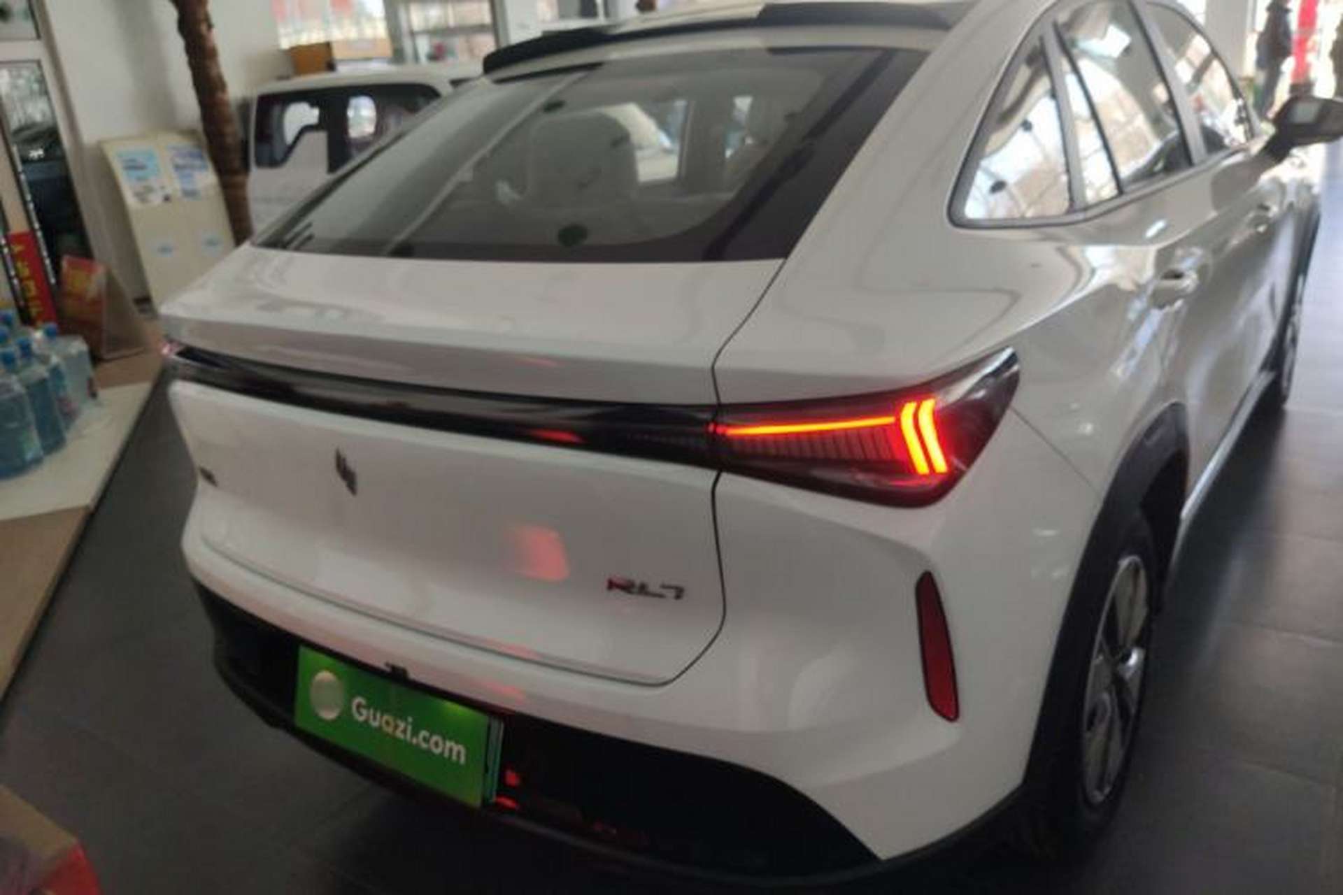 Used Livan 7 2024 605 km Wealth Edition Rear