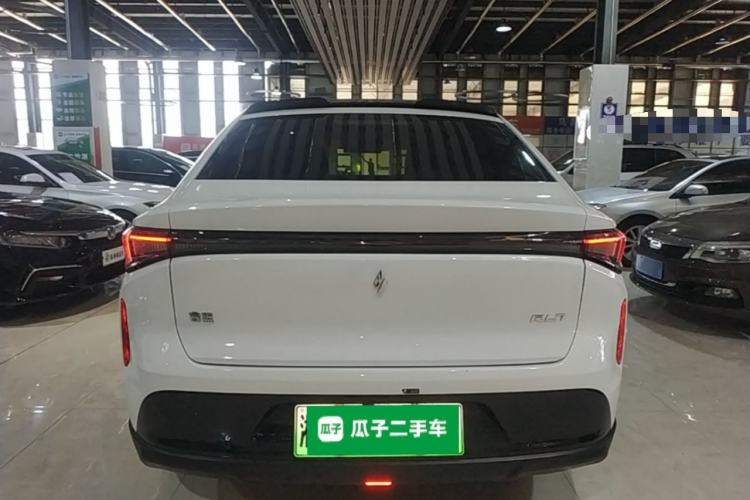 Used Livan 7 2024 450 km Business Glory Edition Rear