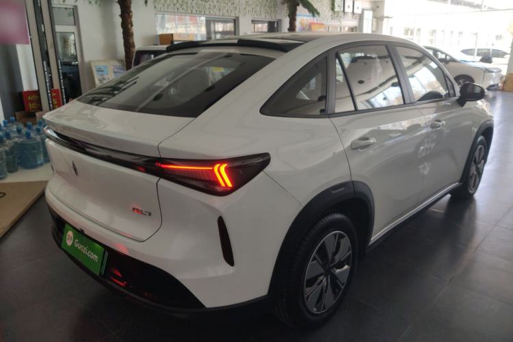 Used Livan 7 2024 605 km Wealth Edition Rear Right 45 Deg