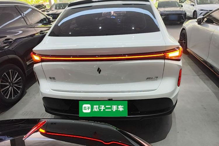 Used Livan 7 2024 605 km Glory Edition Rear