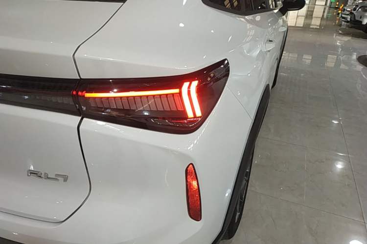 Used Livan 7 2024 450 km Business Glory Edition Right Rear Taillight