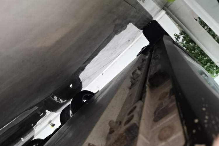 Used Livan 7 2024 450 km Business Glory Edition Right Side Sill