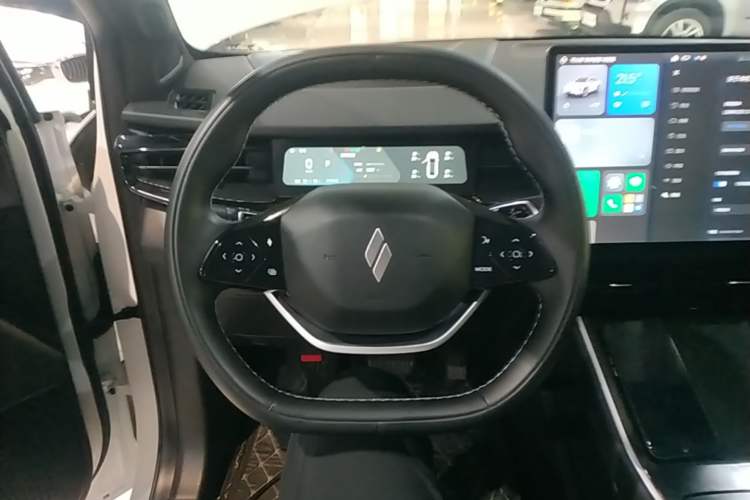 Used Livan 7 2024 450 km Business Glory Edition Steering Wheel