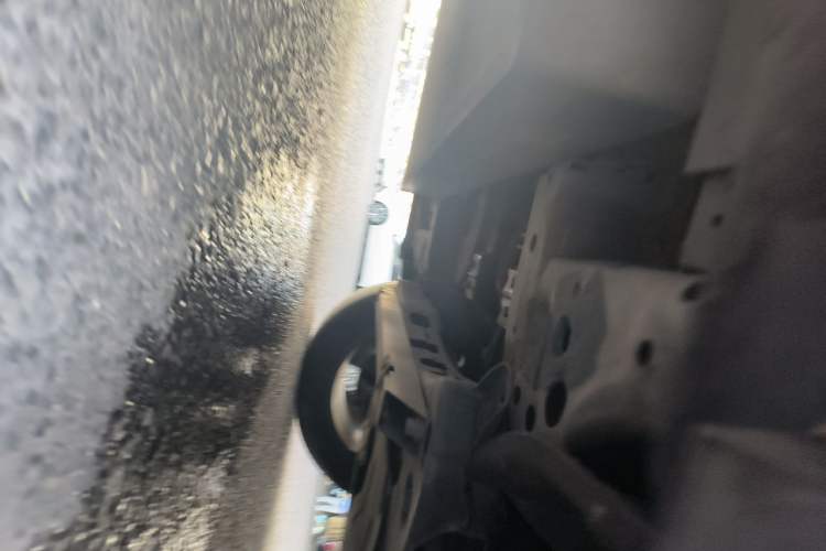 Used Livan 8 2025 Long-Range Travel Edition Chassis Front Right