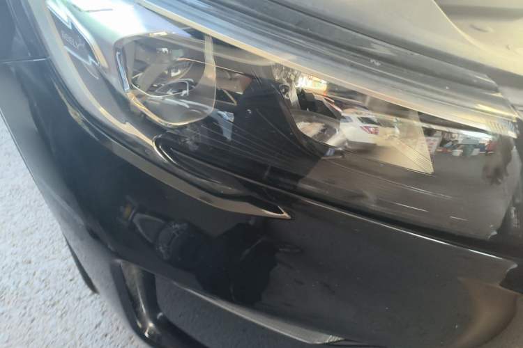 Used Livan 8 2025 Long-Range Travel Edition Right Front Headlight