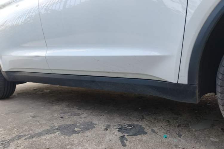Used Livan 8 2025 Long-Range Version Right Side Sill