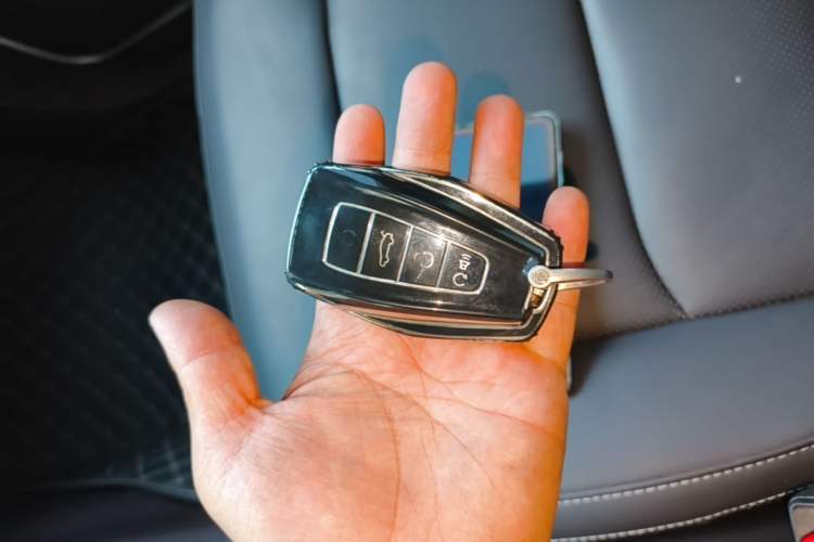 Used Livan 8 2025 Long-Range Version Vehicle Key