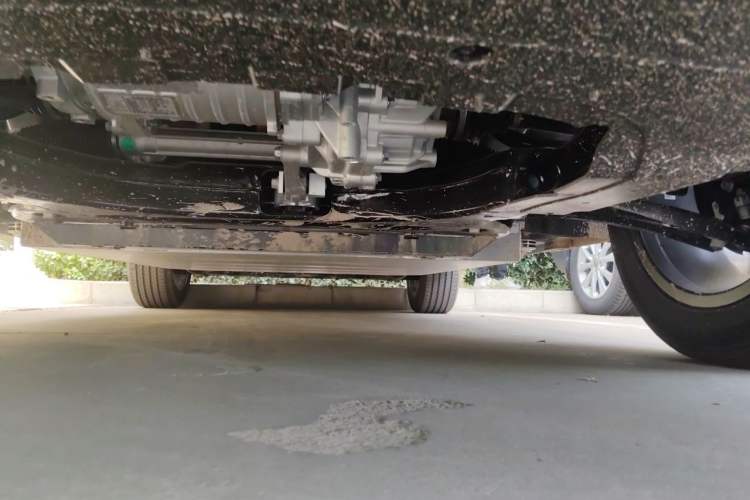 Used Livan 8 2026 Model Long-Range Seven-Seater Version Chassis Front