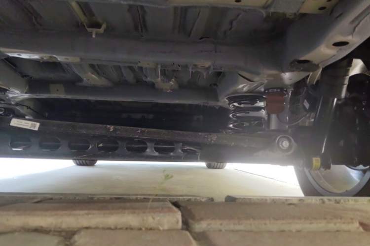 Used Livan 8 2026 Model Long-Range Seven-Seater Version Chassis Rear
