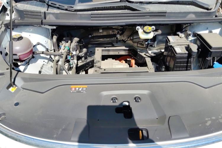 Used Livan 8 2026 Model Long-Range Seven-Seater Version Engine Bay